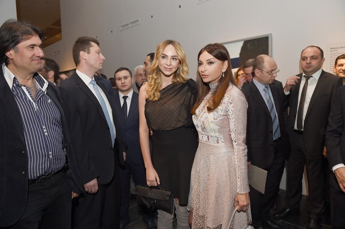 First Lady attends Azerbaijani artists’ exhibition in Russia - PHOTOS 